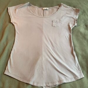 Esprit gray, short sleeve t-shirt with small front left pocket on chest. Size M